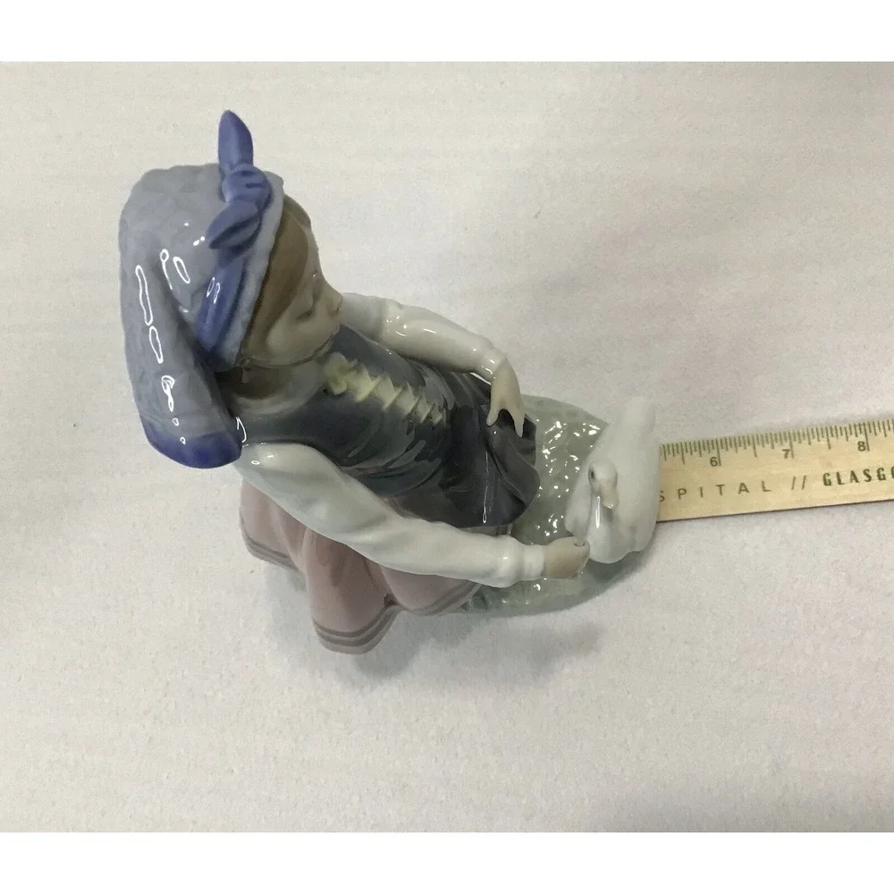 LLADRO Retired Porcelain Josefa‎ Feeding Duck Number 5201 Pink Gray Blue READ